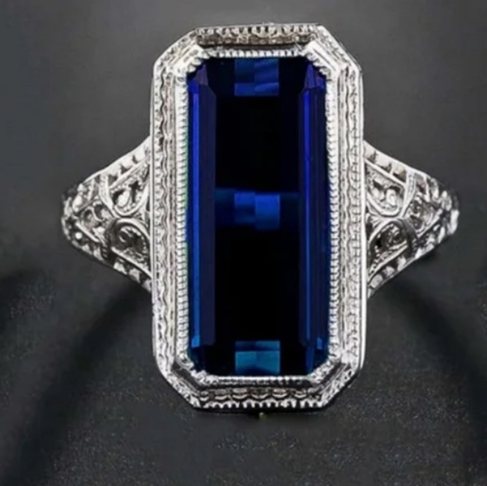 White Gold Art Deco Style Sapphire Ring Size 7